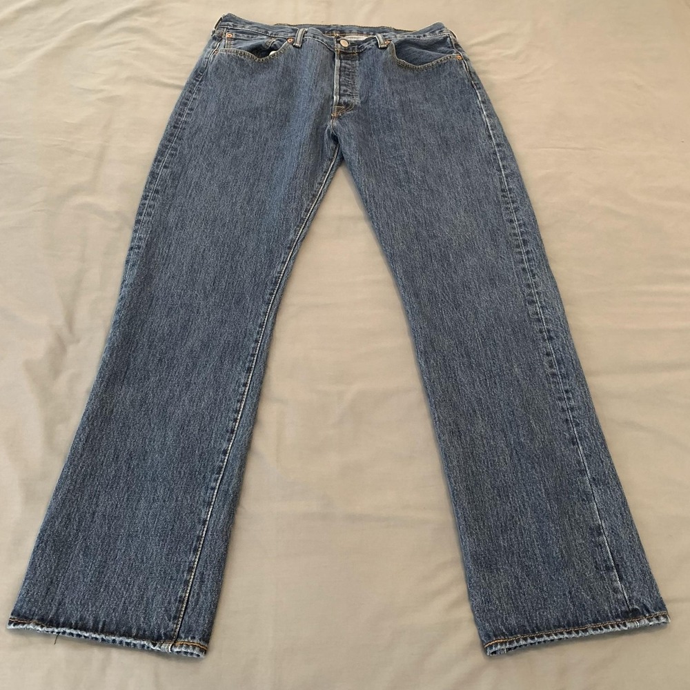 Levis 501 Jeans Mens 38x34 Blue Medium Wash Straight Leg Button Fly Denim Pants